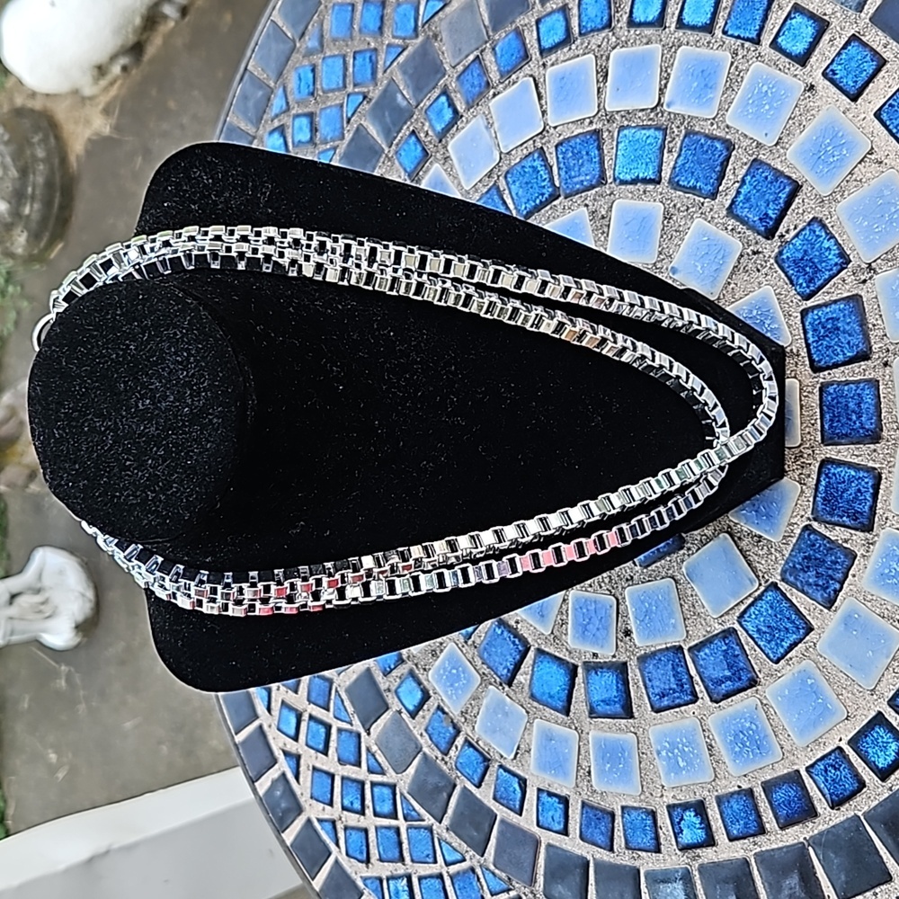 Silvertone Chain Necklace - Picture 2 of 4